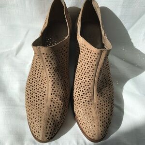 Vince Camuto tan mesh leather m booties size 7.5